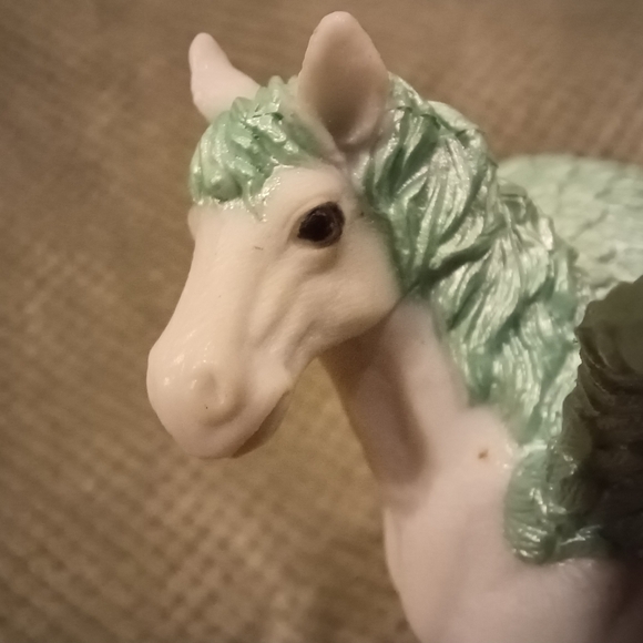 Toy Pegasus Figurine - Picture 2 of 16